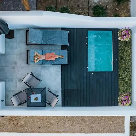 Apartment Divaly - Private Heated Jacuzzi Messaria (Santorini)