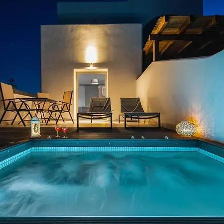 Divaly - Private Heated Jacuzzi Apartment Messaria (Santorini)