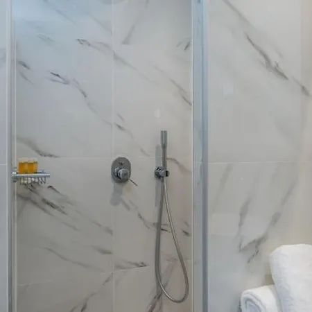 Divaly - Private Heated Jacuzzi Apartment Messaria (Santorini)